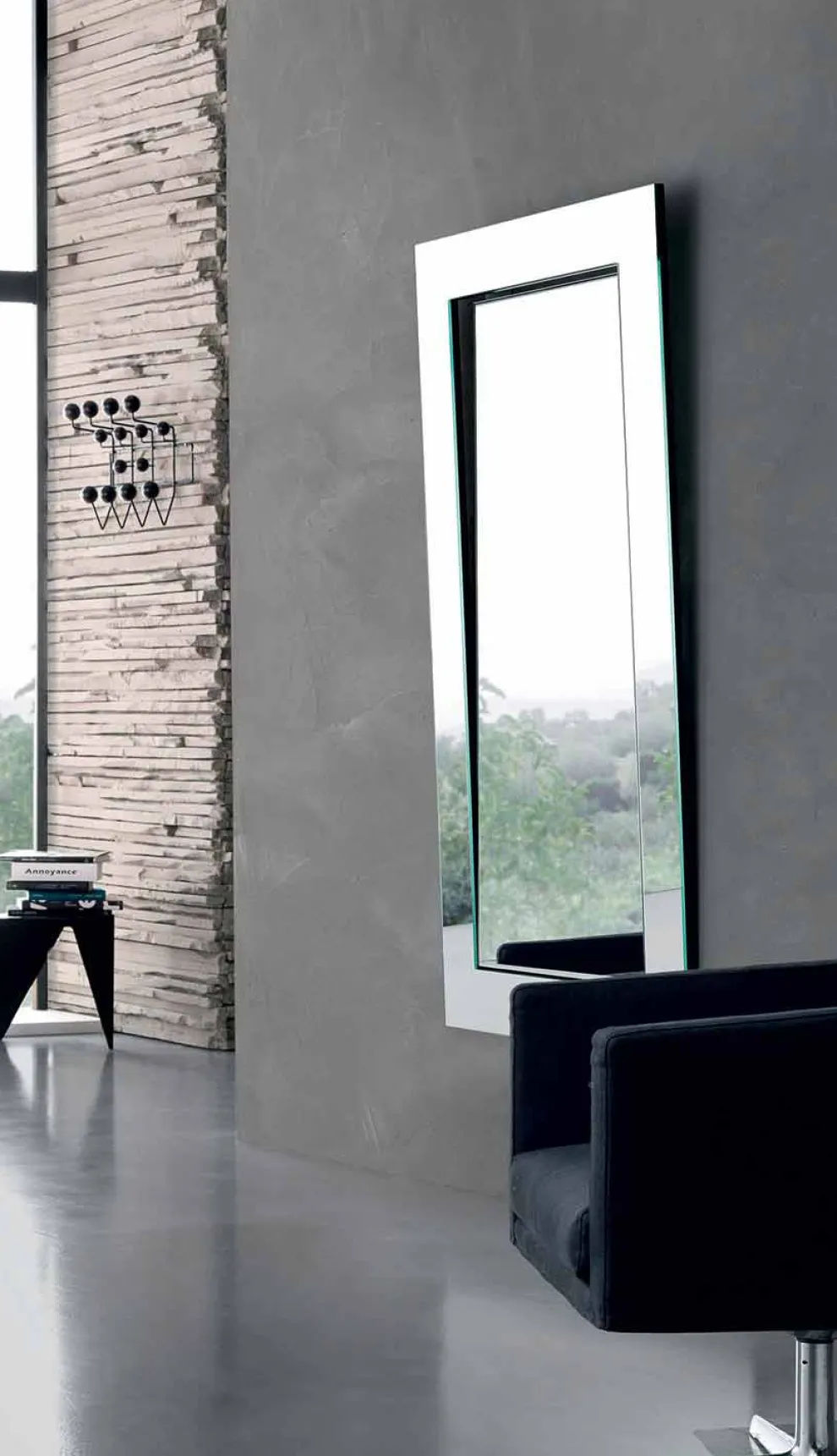 Rechteckiger Wandspiegel mit geneigtem Rahmen Made in Italy - Salamina