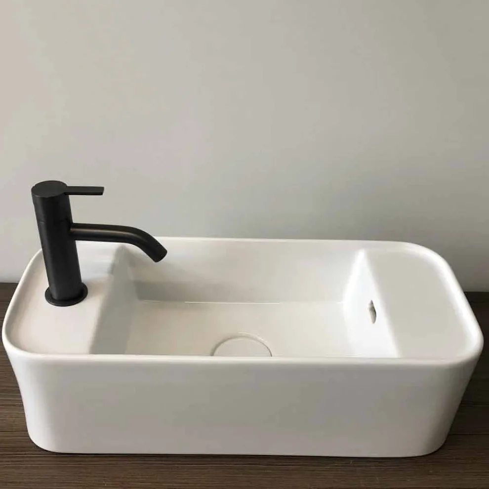 Rechteckiges Aufsatzwaschbecken aus farbiger Keramik Made in Italy - Kino