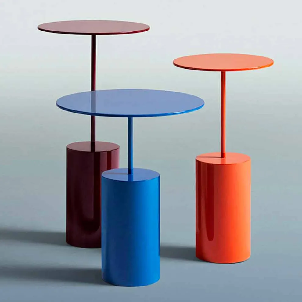 Runder farbiger Wohnzimmer-Couchtisch aus modernem Blechdesign – Cocktail