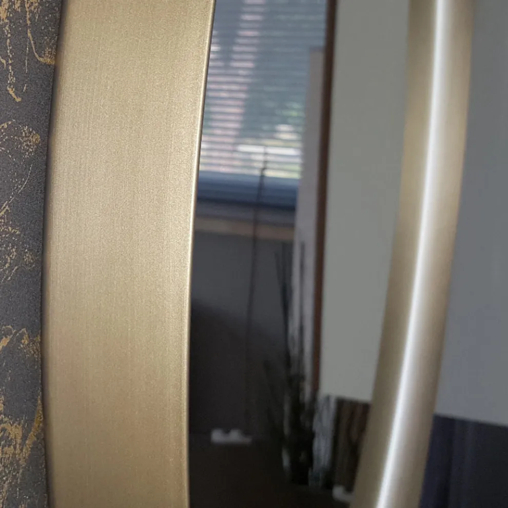 Runder Wandspiegel mit Metallrahmen in verschiedenen Farben und LED-Licht - Renga