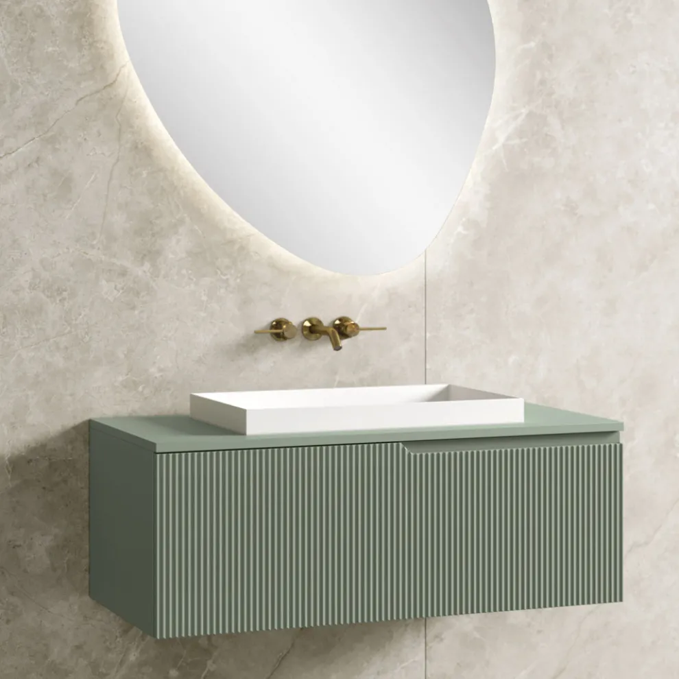 Salbeigrüne Badezimmerkomposition mit Waschbecken aus Kunstharz, hergestellt in Italien – Artemide