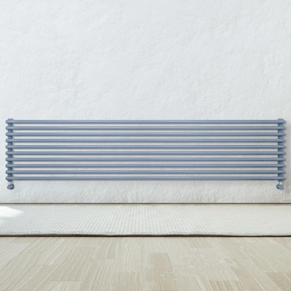 Sanitärheizkörper mit einer Reihe horizontaler Elemente, hergestellt in Italien – Cappello