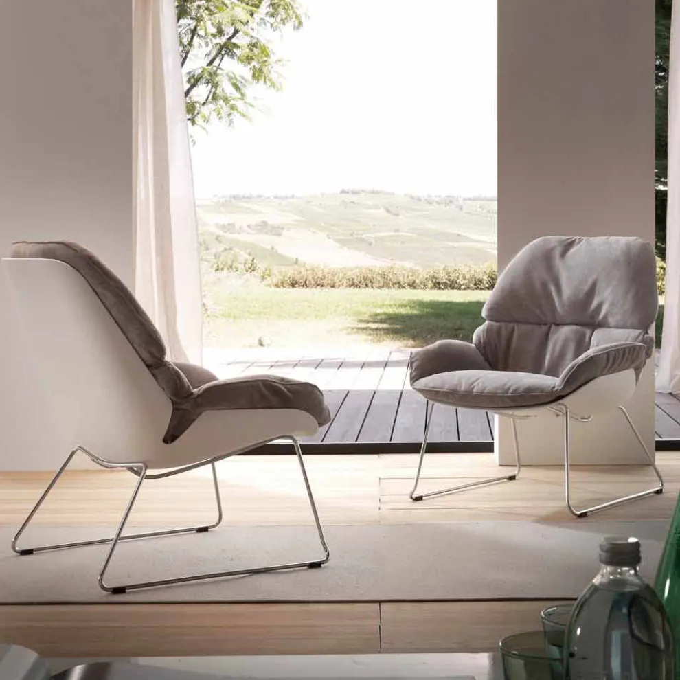 Sessel aus Polypropylen weiß und Kissen in grau Betulla