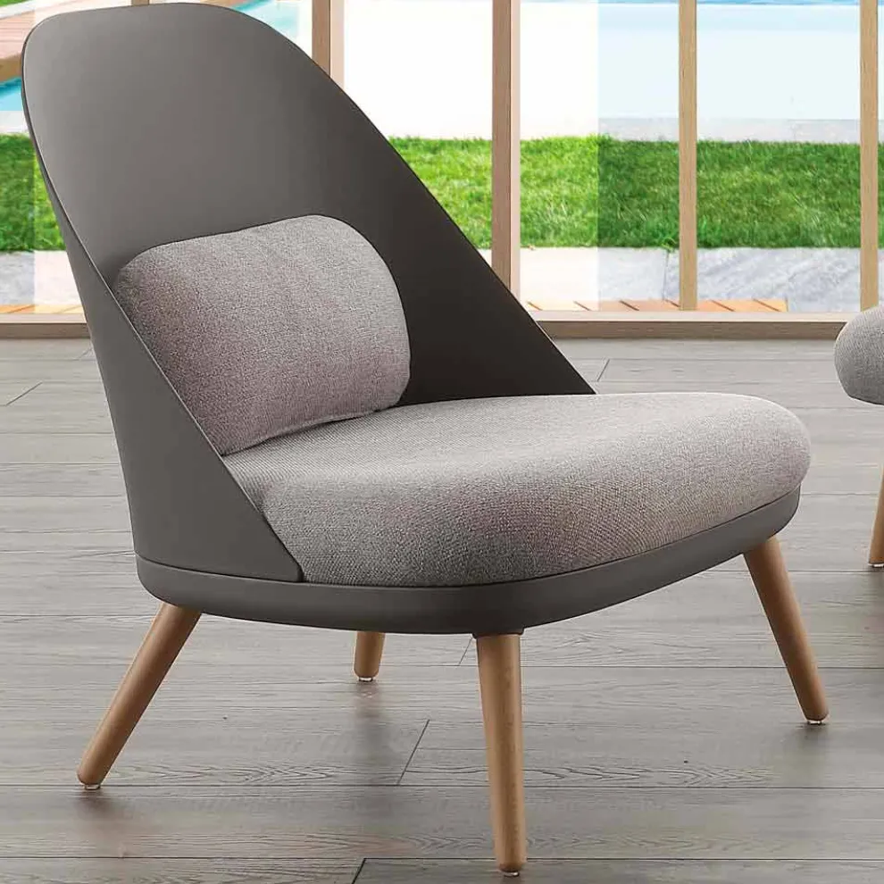 Sessel gepolstert mit Stoff, Sockel aus massivem Buchenholz, Perugia