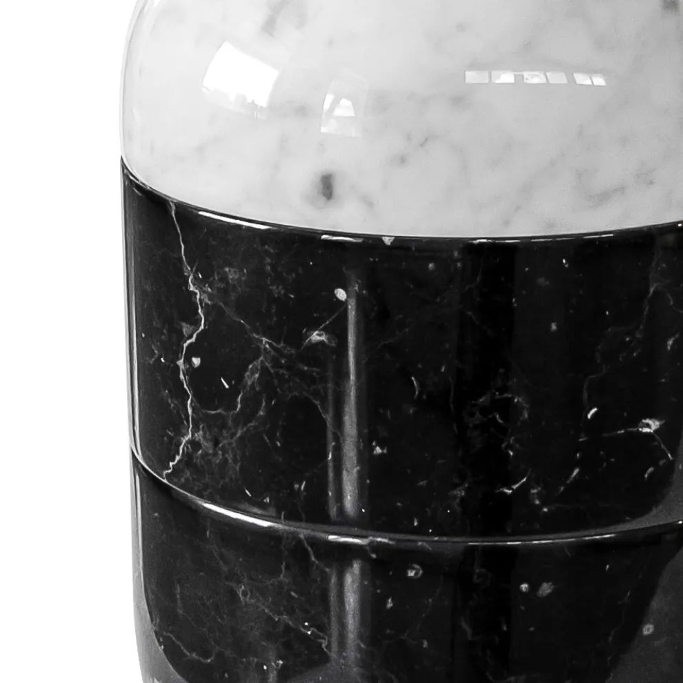 Vase aus weißem Carrara-Marmor und schwarzem Marquinia-Luxus-Design - Calar