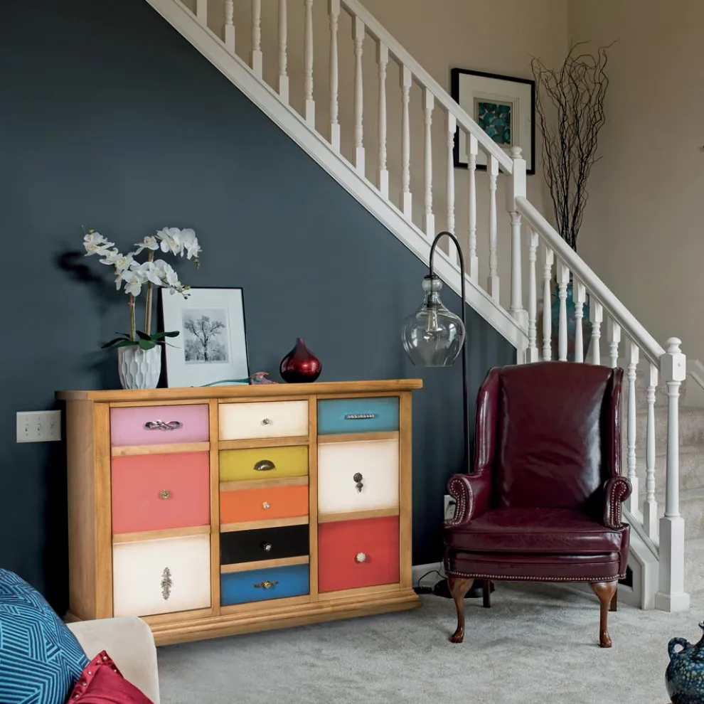 Sideboard mit farbigen Schubladen und verschiedenen Griffen, hergestellt in Italien – Shiva