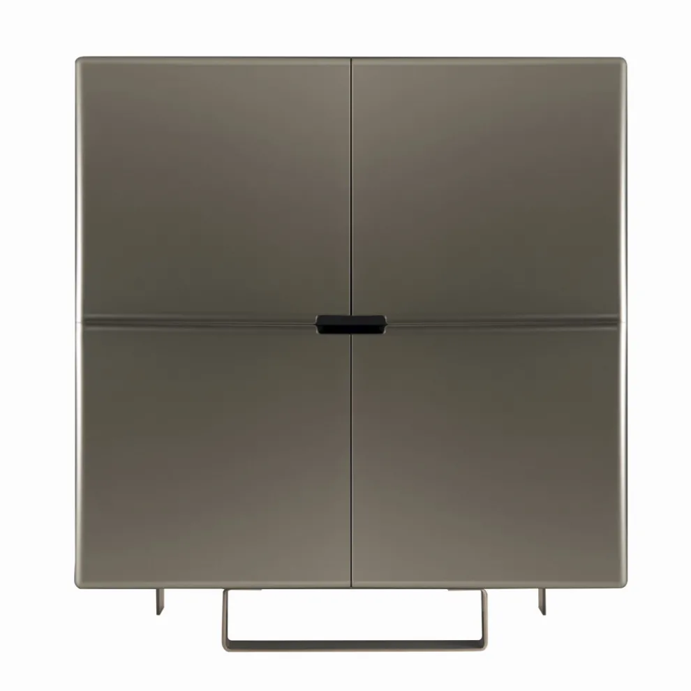 Sideboard mit MDF-Struktur und Basis mit zentralem Fuß Made in Italy