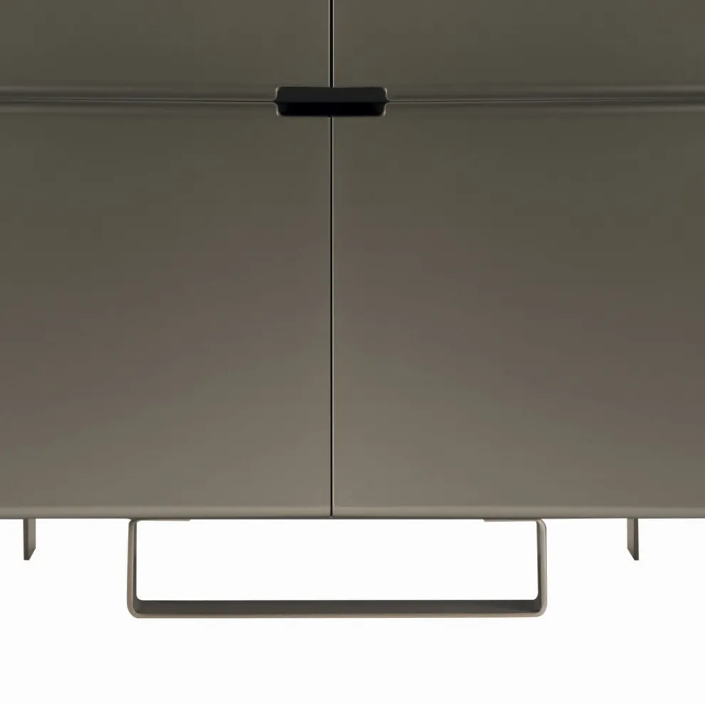 Sideboard mit MDF-Struktur und Basis mit zentralem Fuß Made in Italy