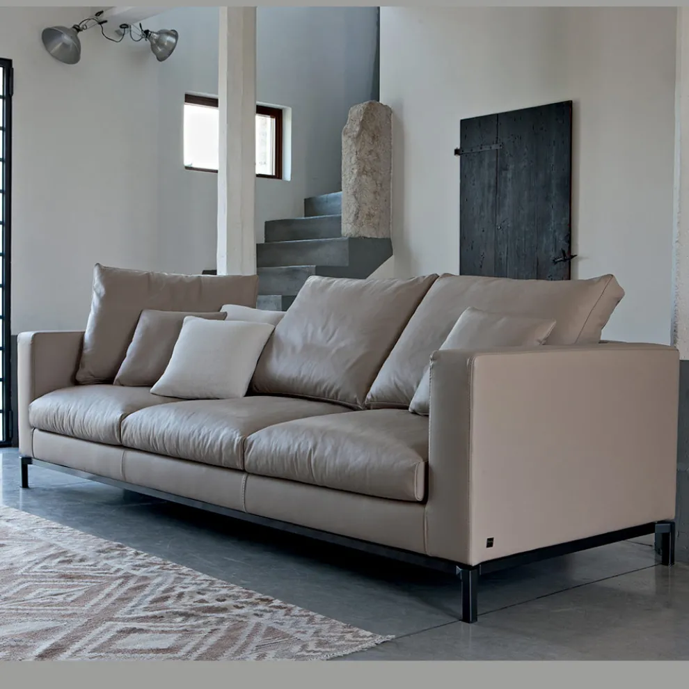 3-Sitzer-Wohnzimmersofa aus Leder, Holz und Metall Made in Italy - Bizzarro