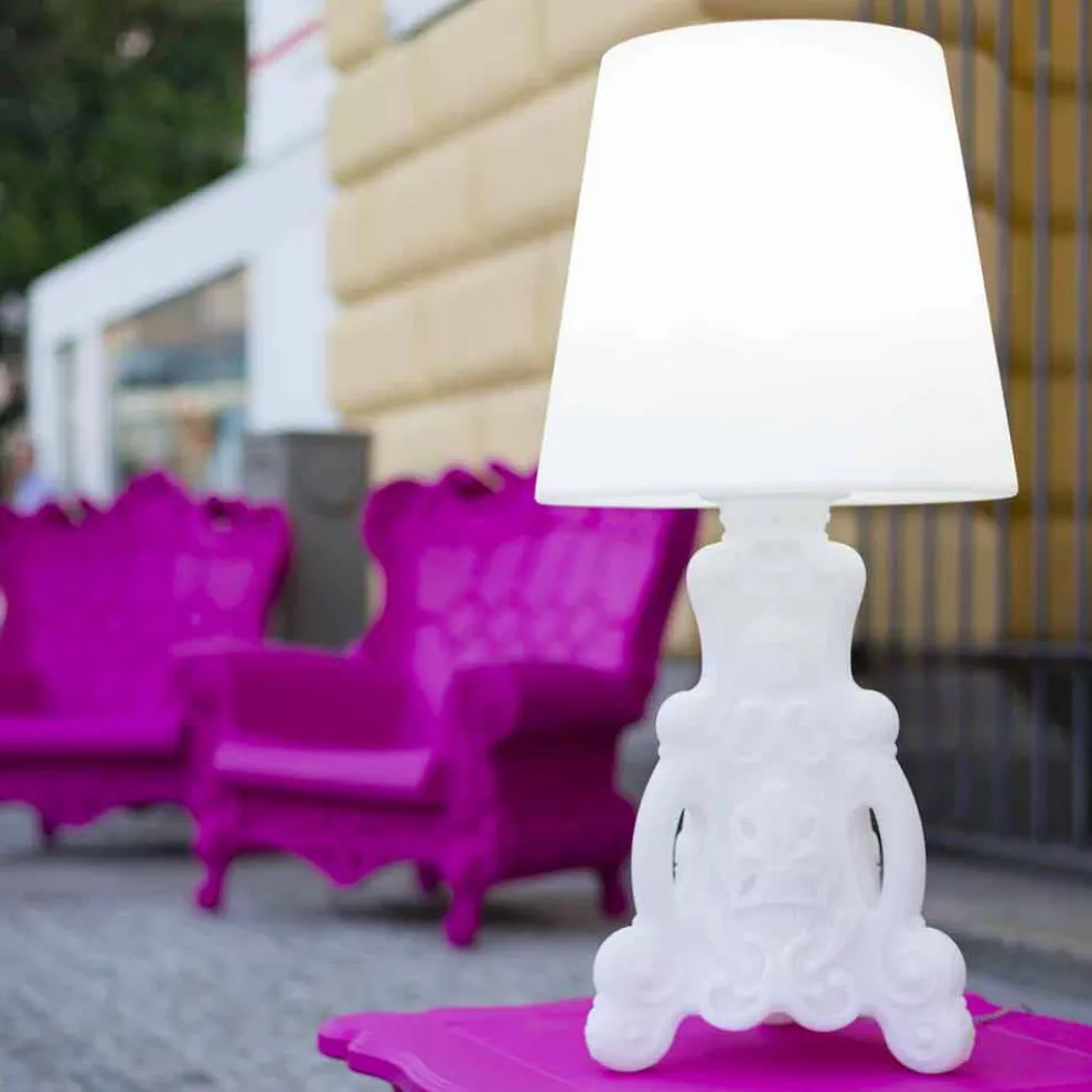 Slide Lady of Love Design helle Tischleuchte aus Italien