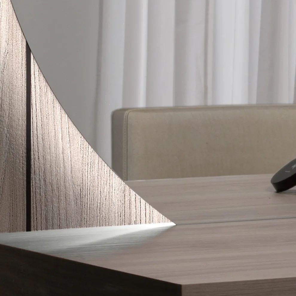 Spiegel mit LED-Hintergrundbeleuchtung nur auf der runden Seite Made in Italy - Make