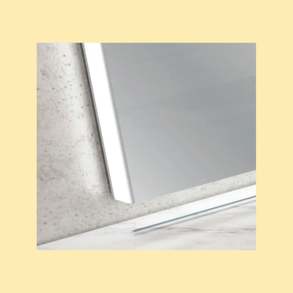 Spiegel mit stimmungsvoller Hintergrundbeleuchtung, hergestellt in Italien – Gogh