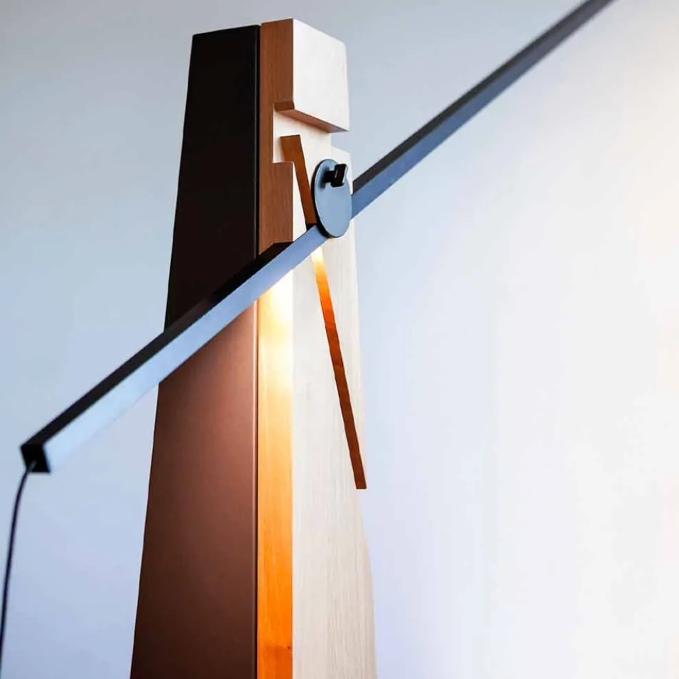 Stehlampe mit LED-Licht aus massiver Eiche Made in Italy, Precious - Calisto