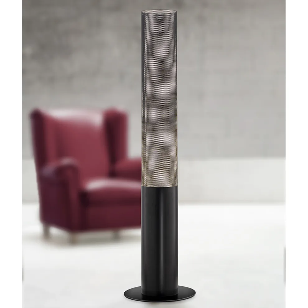 Stehlampe mit perforiertem Metalldiffusor Made in Italy - Come
