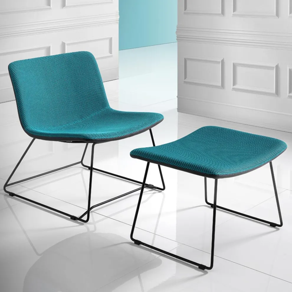 Stuhl mit Fußstütze aus Vulcano-Stoff und Metallbeinen Made in Italy - Amane