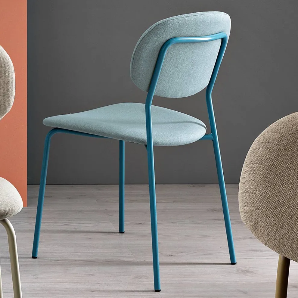 Stuhl mit Metallstruktur, Sitz und Rückenlehne aus Stoff - Serenella