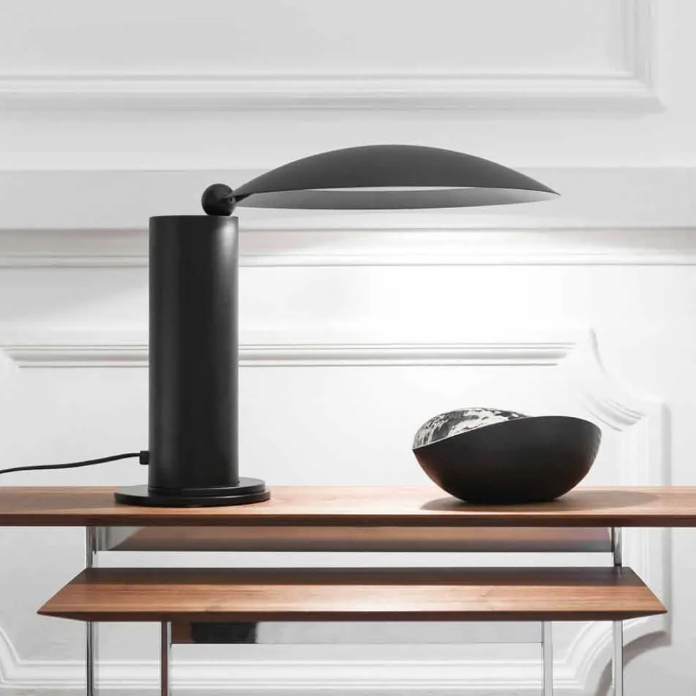 Tischlampe aus Chrom oder schwarzem Metall mit LED Made in Italy - Orlando