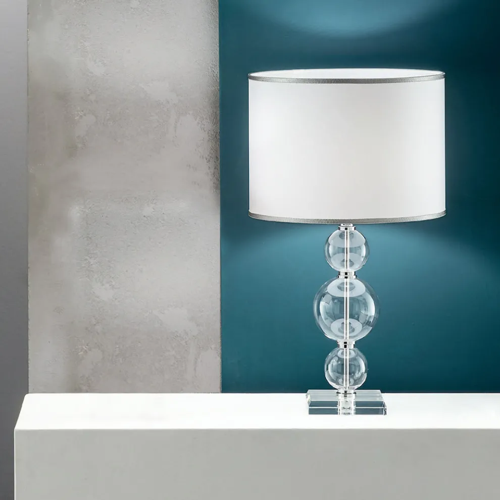 Tischlampe aus handwerklichem Glas und Metall im klassischen Stil - Mindful