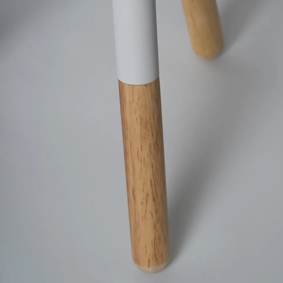 Tischlampe aus weißem Segeltuch mit Metall- und Holzstruktur - Fiona