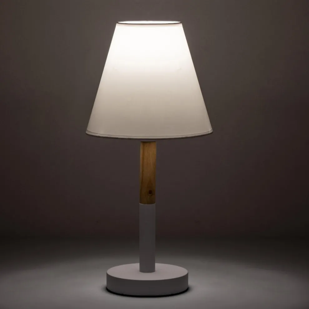 Tischlampe aus weißem Metall und Holz mit Lampenschirm aus Segeltuch - Sannah