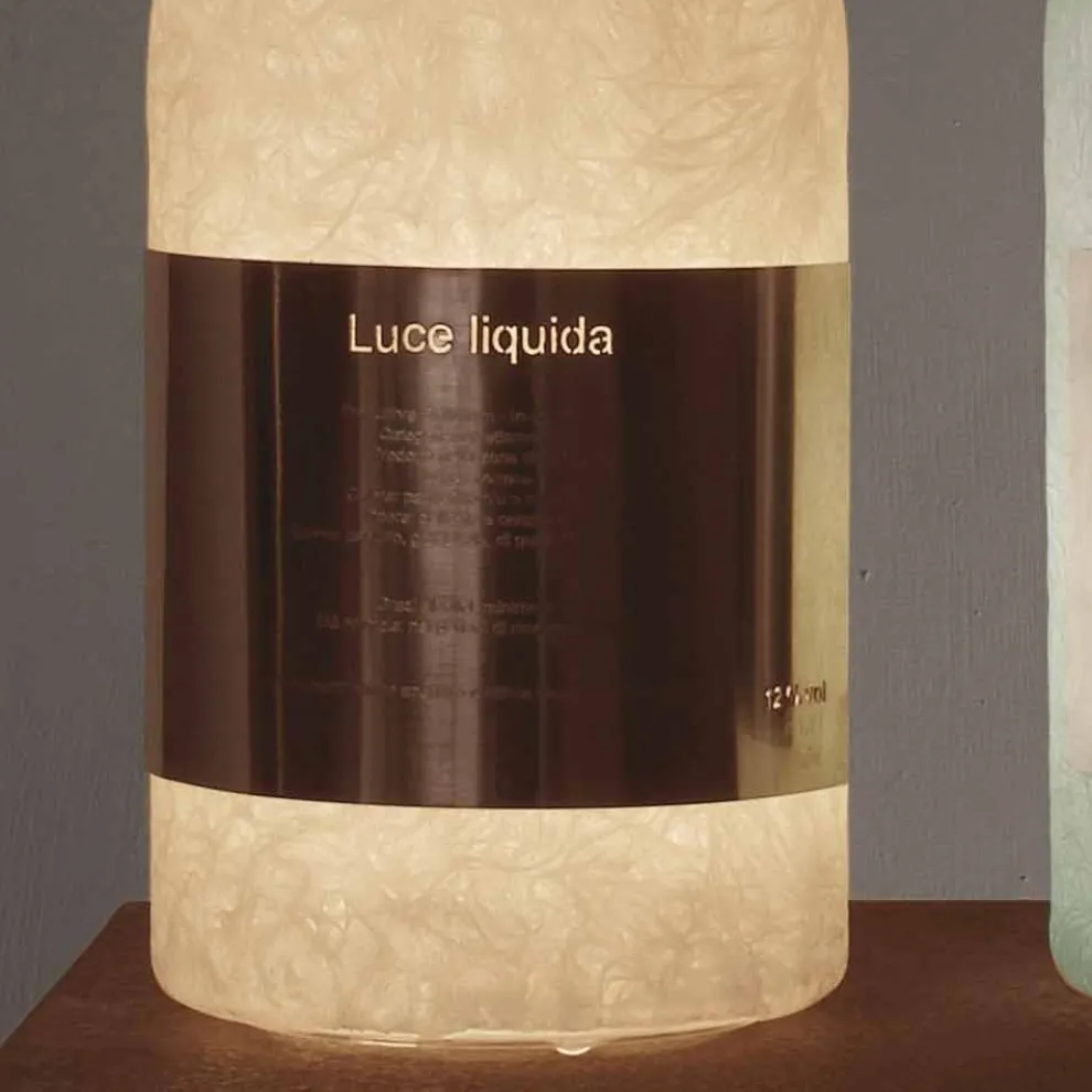 Tischleuchte aus farbigem Nebel In-es.artdesign Luce Liquid1