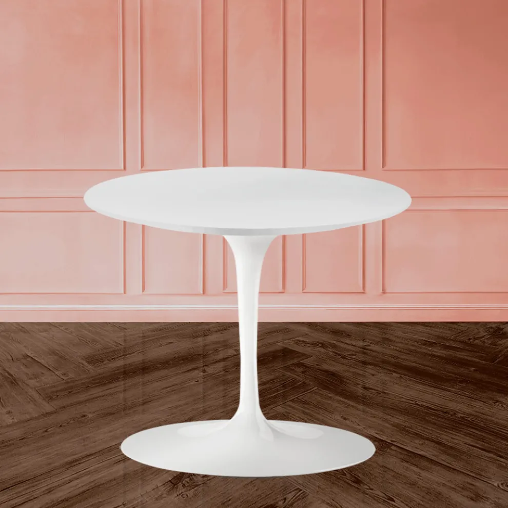 Tulip Eero Saarinen H 39 Couchtisch mit weißer Flüssiglaminatplatte, hergestellt in Italien – Scarlet