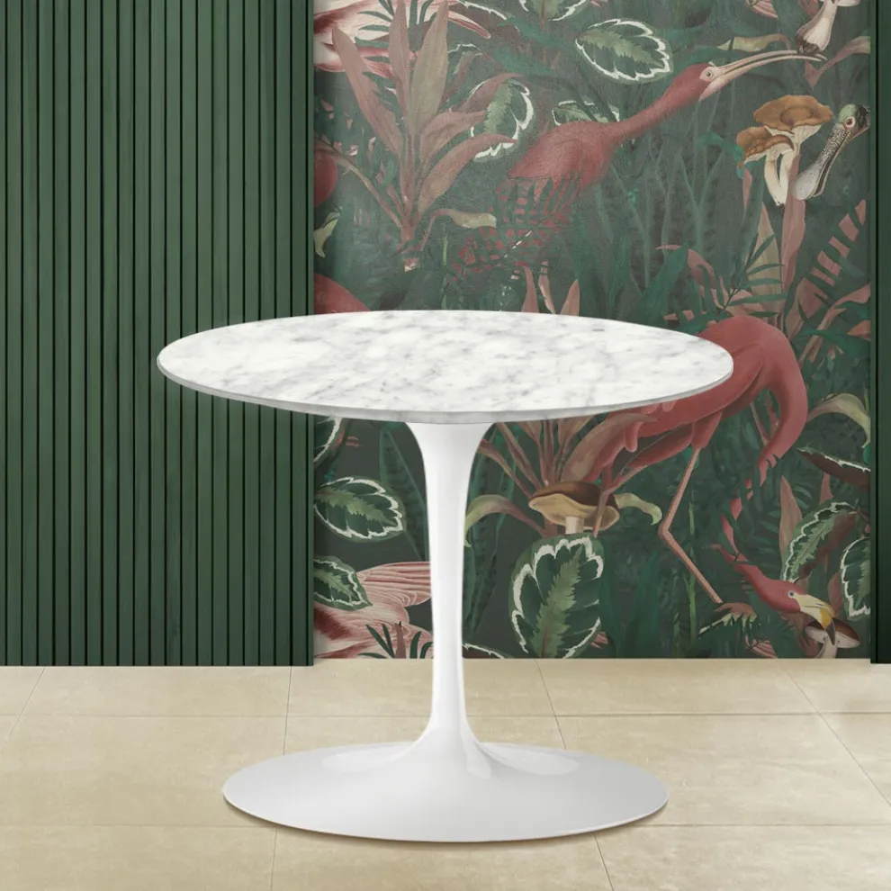 Tulip Eero Saarinen H 39 Couchtisch mit Carrara-Marmorplatte, hergestellt in Italien – Scarlet