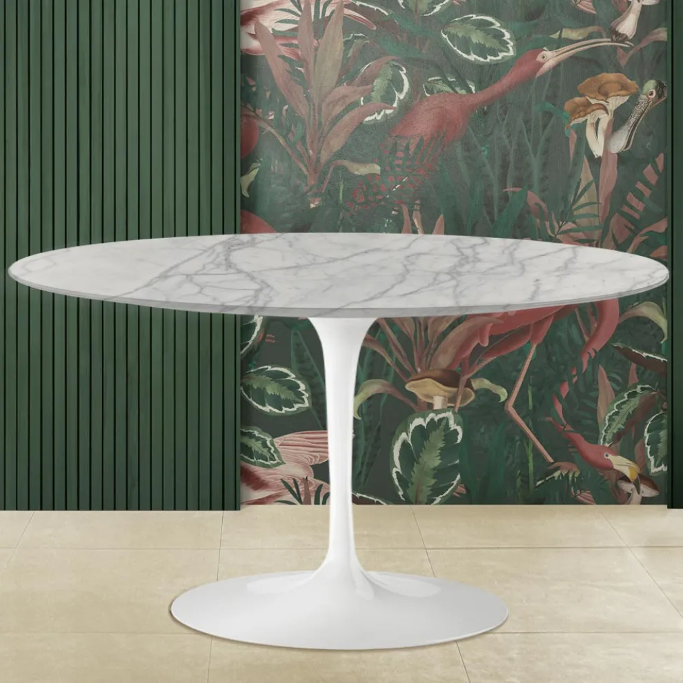 Tulip Eero Saarinen H 41 Couchtisch mit ovaler Platte aus Carrara-Marmor Statuarietto – Scarlet