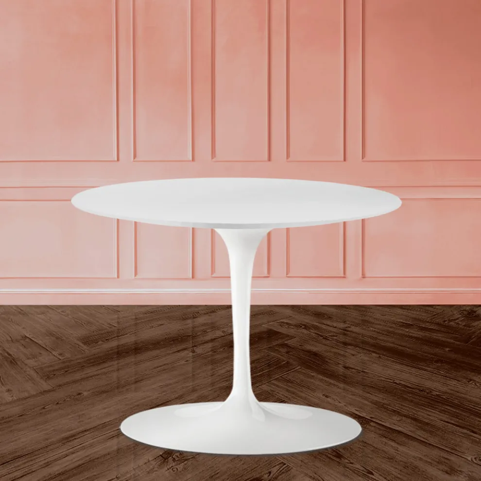 Tulip Eero Saarinen H 39 Ovaler Couchtisch aus weißem Flüssiglaminat, hergestellt in Italien – Scarlet