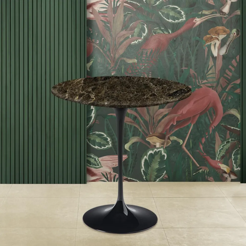 Tulip Eero Saarinen H 52 Runder Couchtisch aus dunklem Emperador-Marmor, hergestellt in Italien – Scarlet