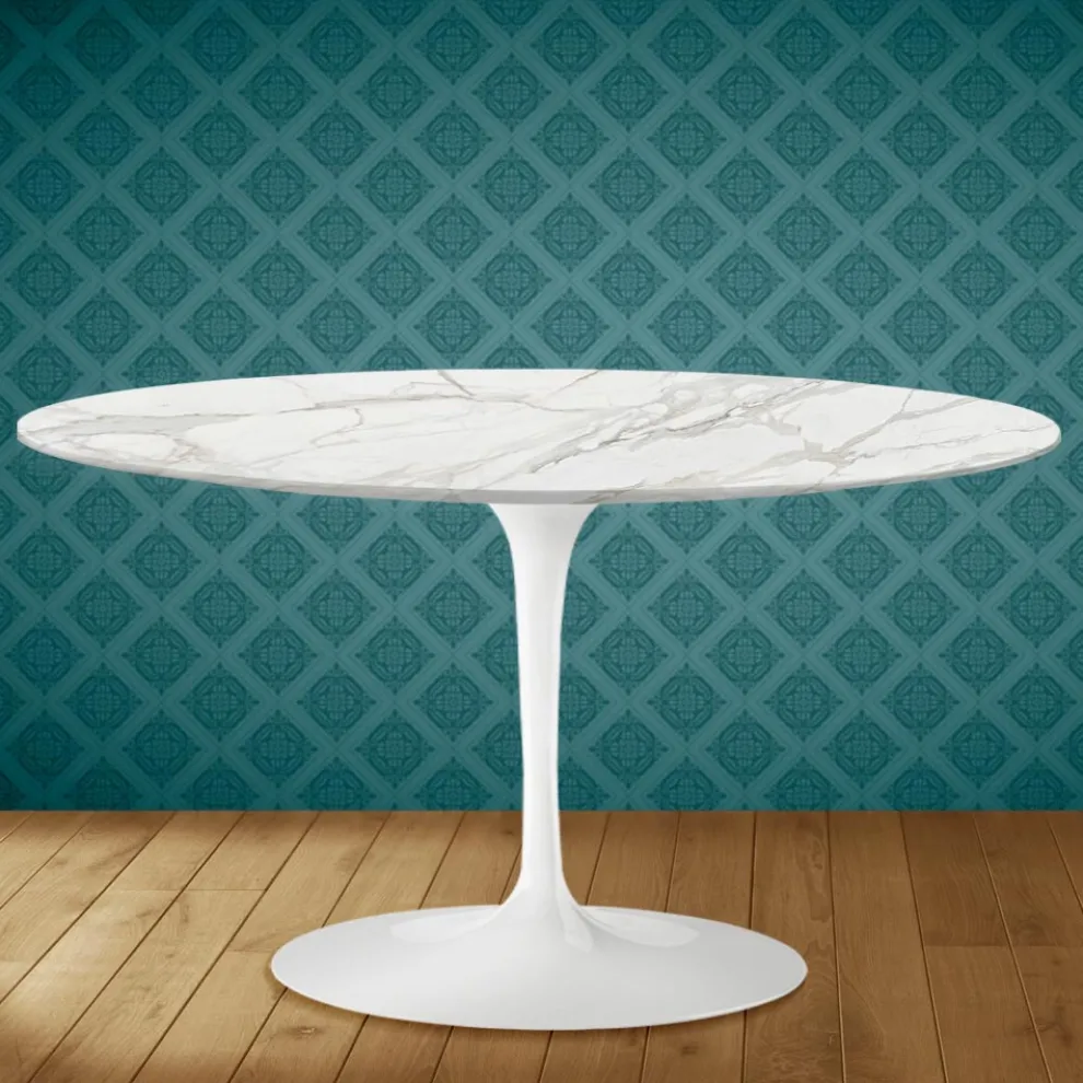 Tulip Eero Saarinen H 41 Ovaler Couchtisch aus Morpheus-Keramik, hergestellt in Italien – Scarlet