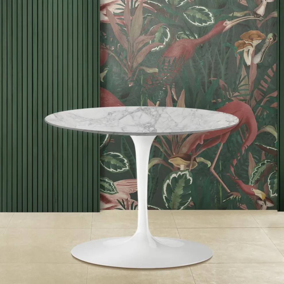 Tulip Saarinen Couchtisch mit ovaler Platte aus Arabeskenmarmor H 39, hergestellt in Italien – Scarlet