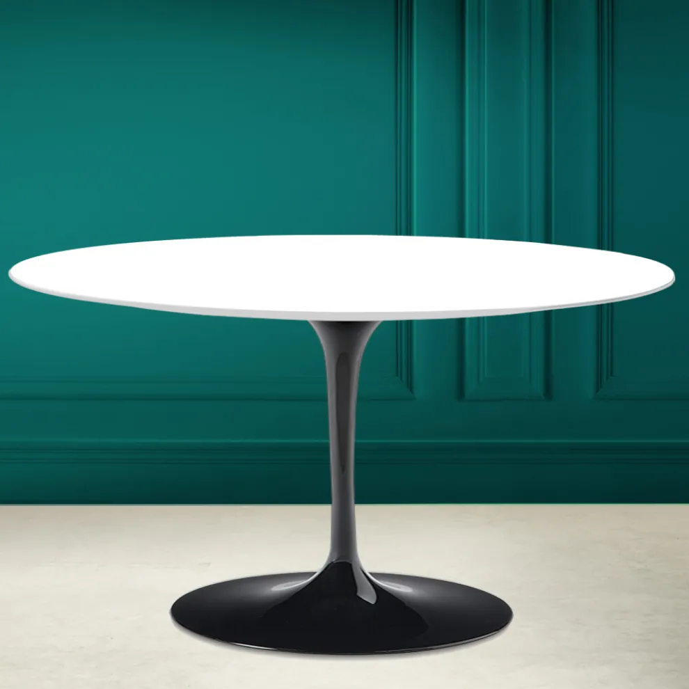 Tulip Saarinen H 41 Ovaler Couchtisch aus absolut weißer Keramik, hergestellt in Italien – Scarlet