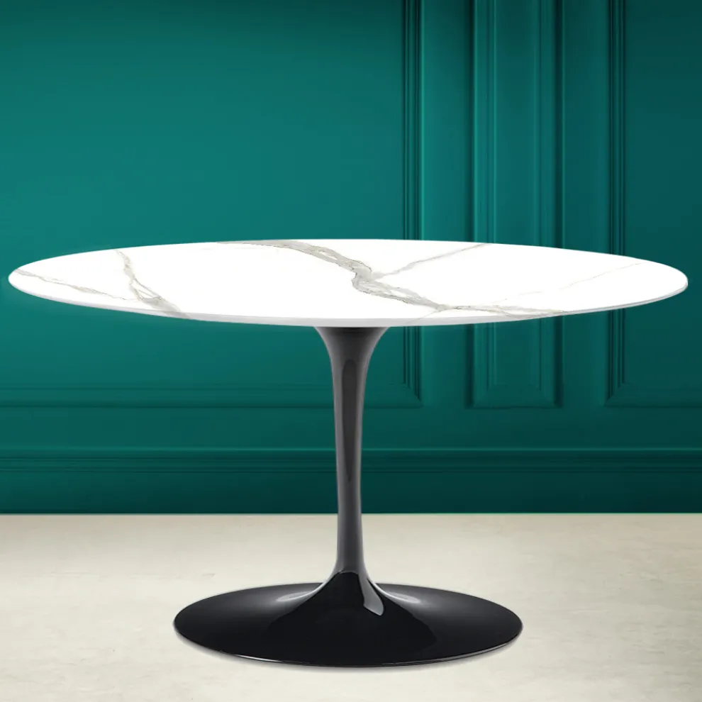Tulip Saarinen H 41 Ovaler Couchtisch aus Keramik Calacatta Michelangelo – Scarlet