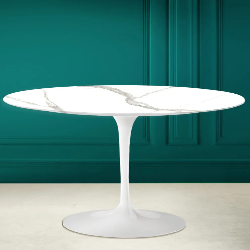 Tulip Saarinen H 41 Ovaler Couchtisch aus Keramik Calacatta Michelangelo – Scarlet