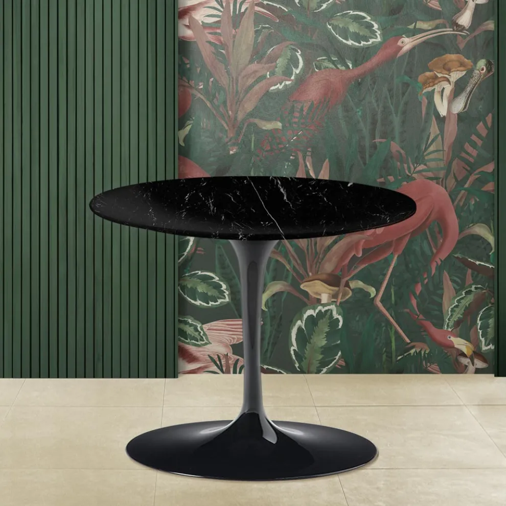 Tulip Saarinen H 39 Runder Couchtisch aus schwarzem Marquinia-Marmor, hergestellt in Italien – Scarlet