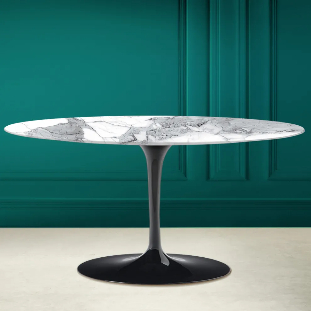 Tulip Saarinen Ovaler Couchtisch H 41 in Statuen-Altissimo, hergestellt in Italien – Scarlet