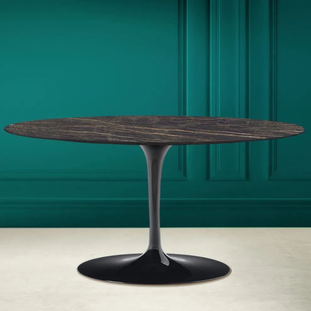 Tulip Saarinen Ovaler Couchtisch H 41 aus Noir Desire Keramik, hergestellt in Italien – Scarlet