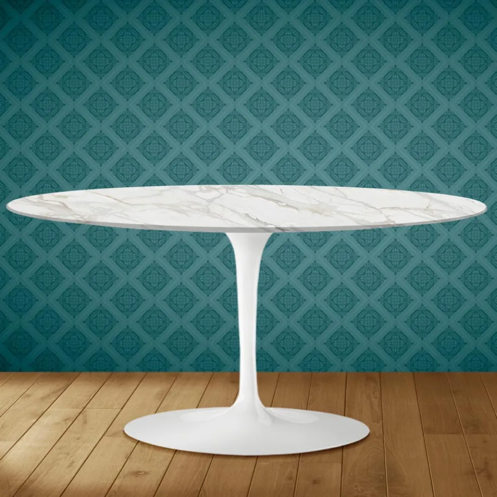 Tulip Saarinen Ovaler Couchtisch H 41 aus Morpheus-Keramik, hergestellt in Italien – Scarlet