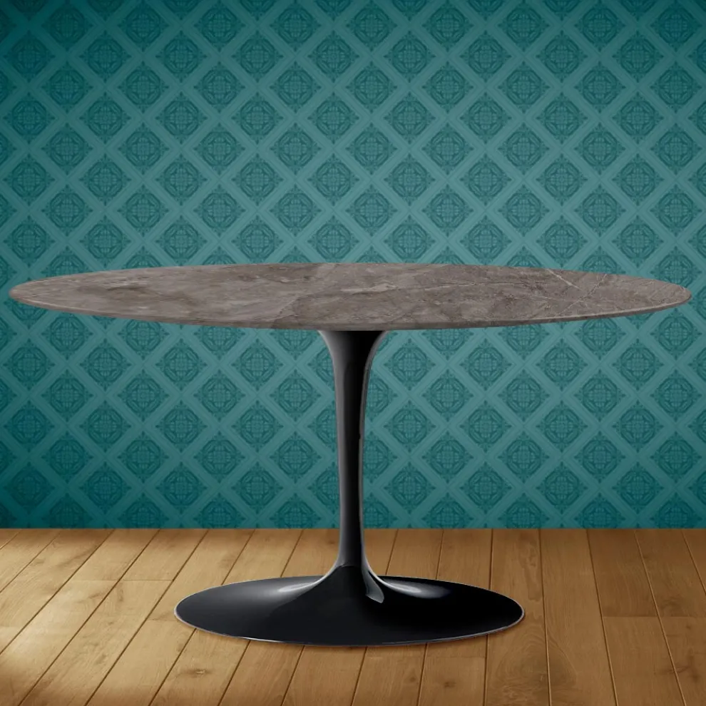 Tulip Saarinen Ovaler Couchtisch H 41 aus Kira-Keramik, hergestellt in Italien – Scarlet