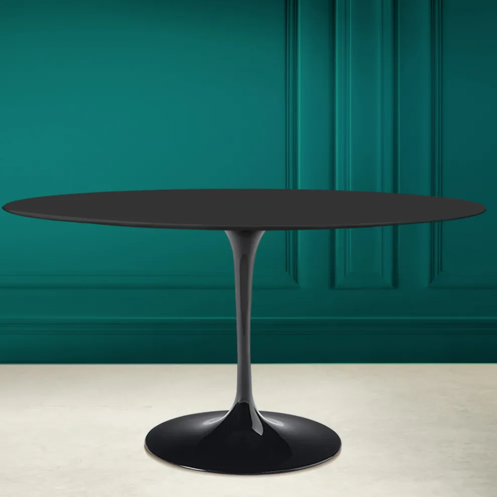 Tulpentisch Eero Saarinen H 74 Oval aus schwarzer Keramik Soft Made in Italy - Scharlachrot