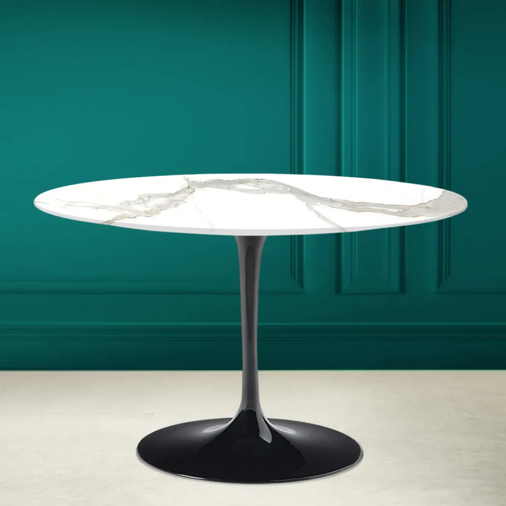 Tulpentisch Eero Saarinen H 73 aus Calacatta Michelangelo Made in Italy - Scharlachrot