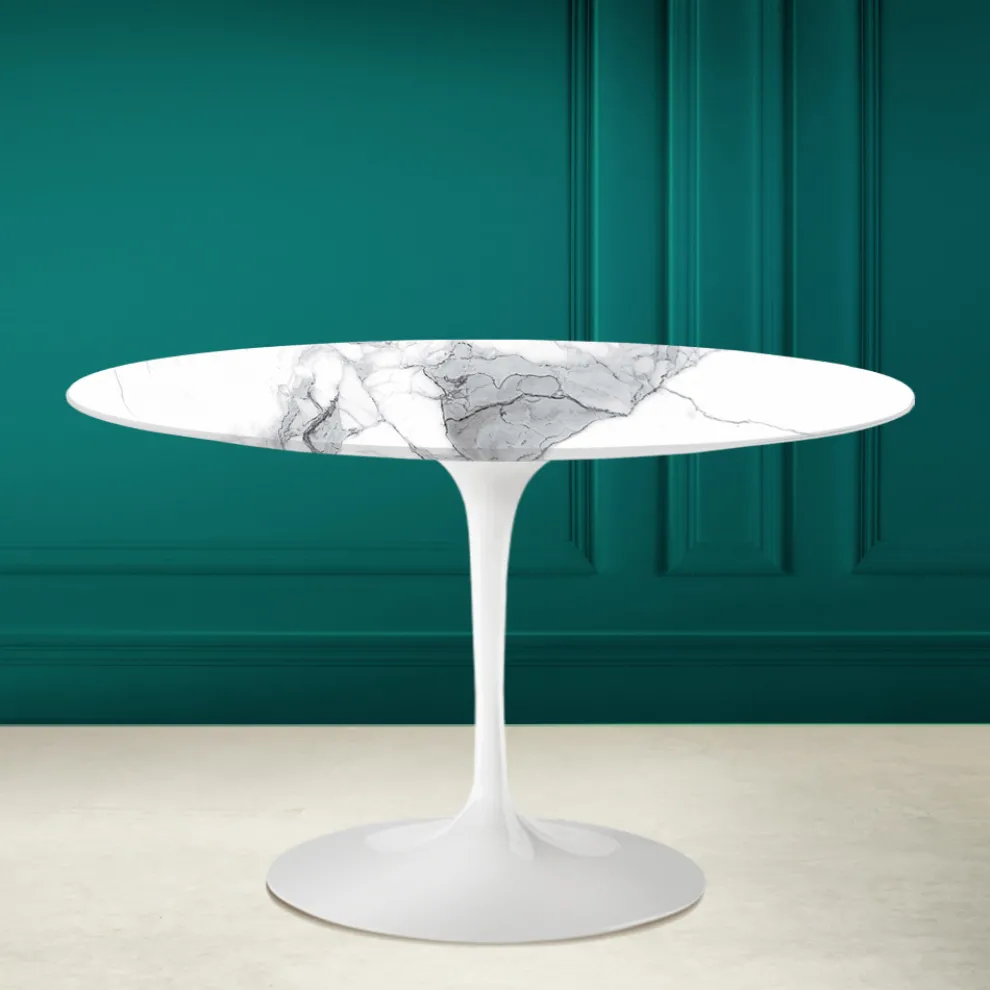 Tulpentisch Eero Saarinen H 73 Rund in Statuario Altissimo Made in Italy - Scharlachrot