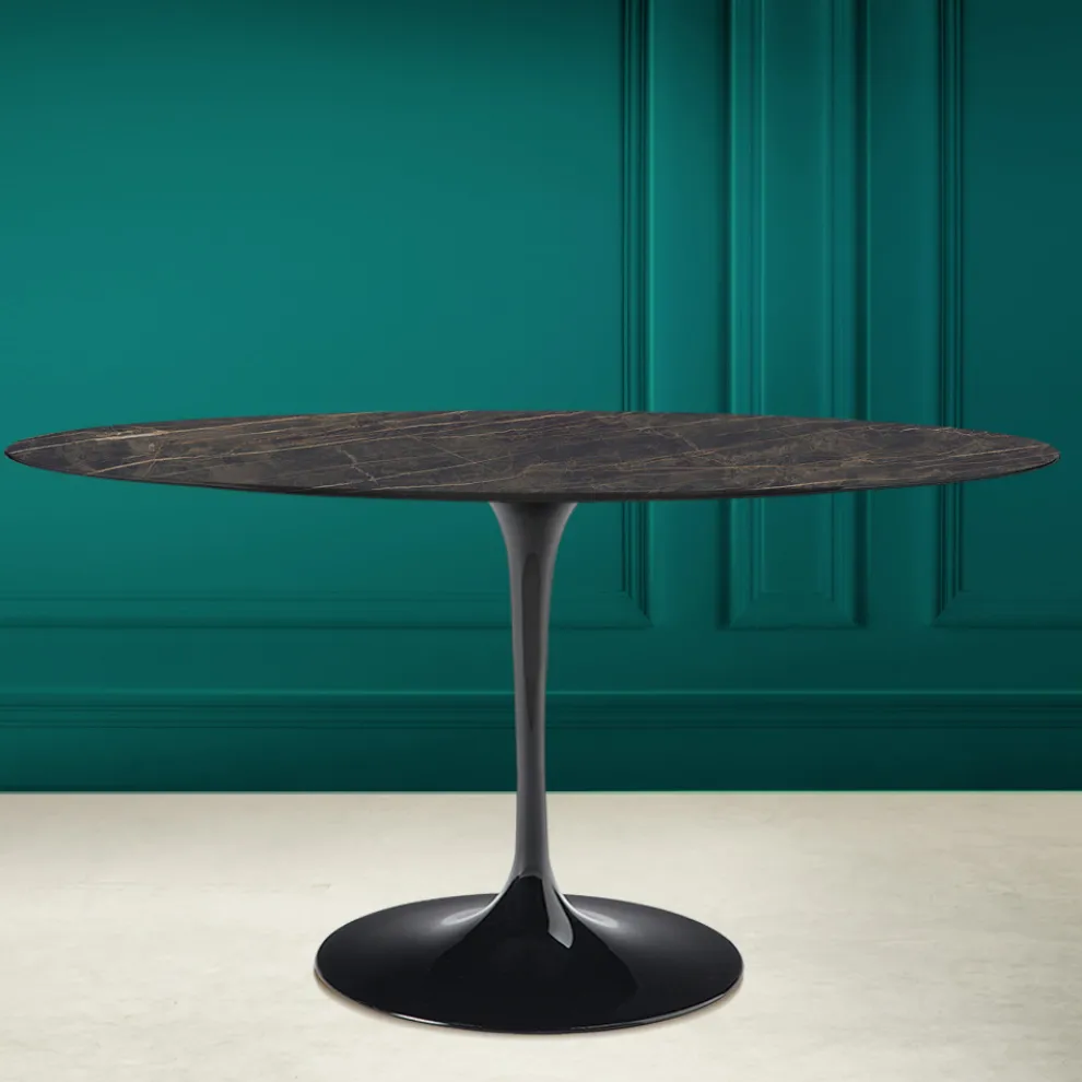 Tulpentisch Eero Saarinen H 74 Oval aus Keramik Noir Desire Made in Italy - Scharlachrot