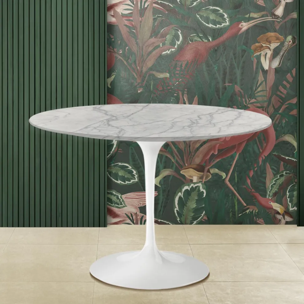 Tulpentisch Eero Saarinen H 74 Rund aus Carrara Marmor Statuarietto - Scarlet