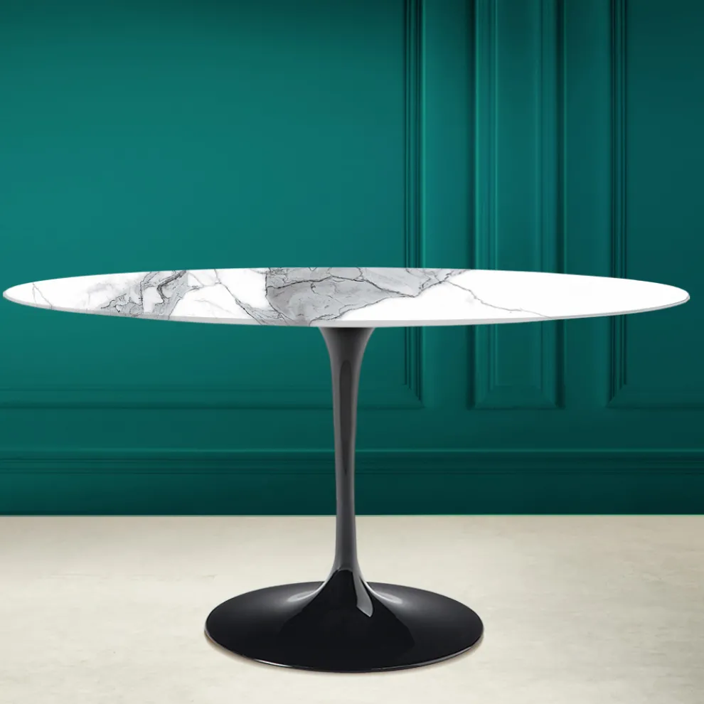 Tulpentisch Eero Saarinen H 74 Oval aus Statuario-Keramik Altissimo Made in Italy - Scharlachrot