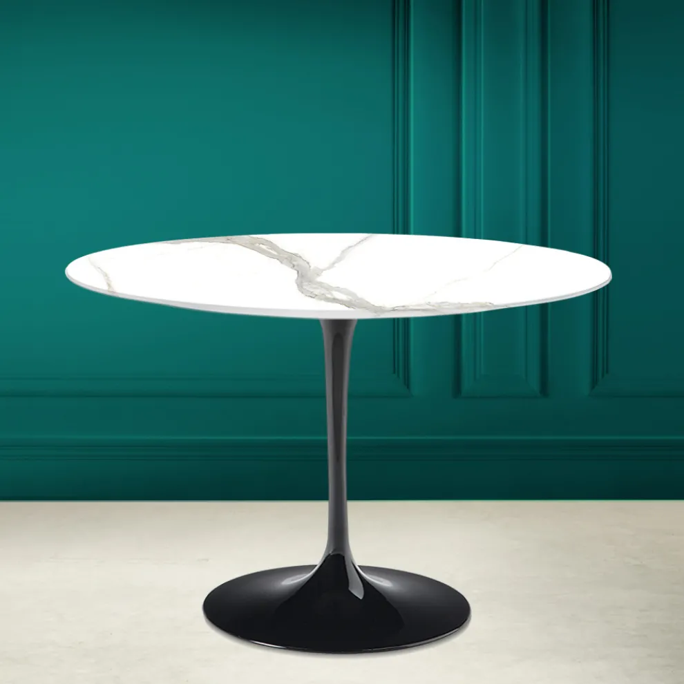 Tulpentisch Saarinen H 73 Rund aus Keramik Calacatta Michelangelo - Scharlachrot