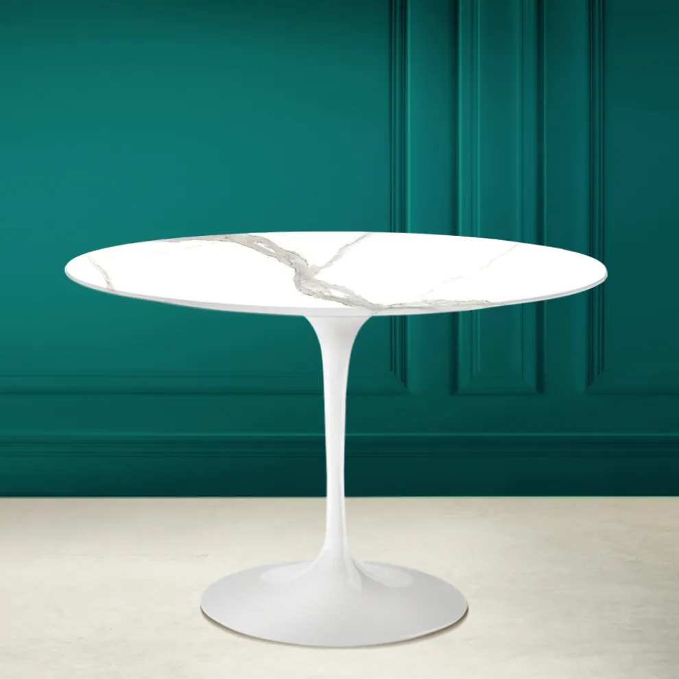 Tulpentisch Saarinen H 73 Rund aus Keramik Calacatta Michelangelo - Scharlachrot