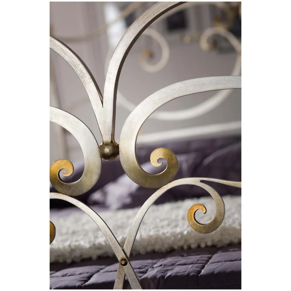 Doppelbett mit passendem Fußteil aus Eisen, hergestellt in Italien – Penny