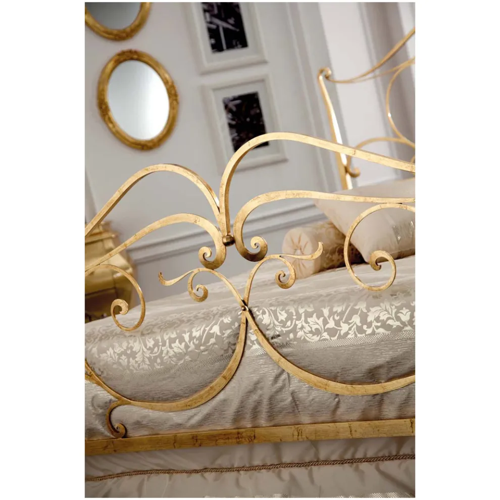 Doppelbett mit passendem Fußteil aus Eisen, hergestellt in Italien – Penny